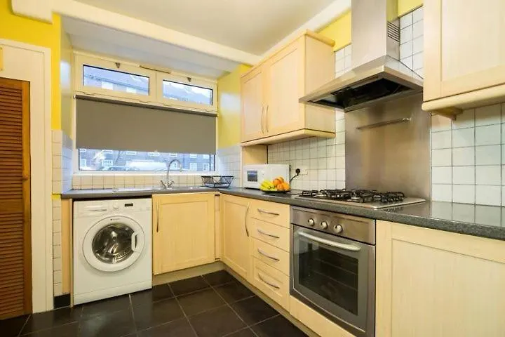 Cosy Room With Smart Tv In Central London United Kingdom